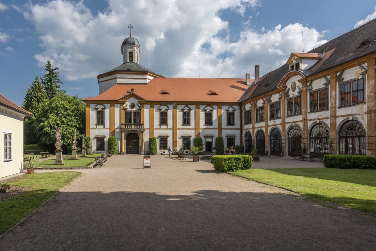 3. zamek choltice_foto stepan bartos.jpg