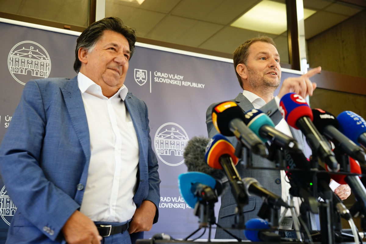 VLÁDA: Biznis s právnymi službami