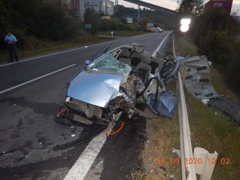 Dopravná nehoda, zrážka auta s kamiónom