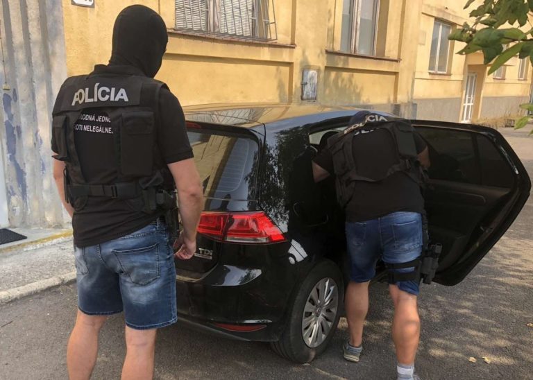 Polícia, obchodovanie s ľuďmi