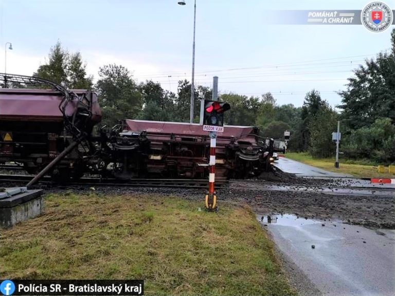 Vykoľajenie vlaku, Veľké Leváre