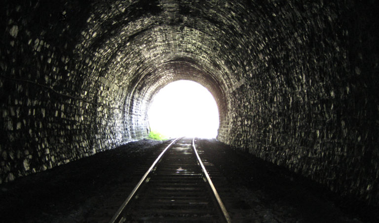 železničný tunel