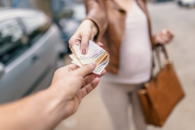 Peniaze, mzda, muži, ženy