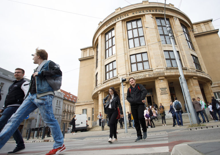 Študenti, Univerzita Komenského v Bratislave
