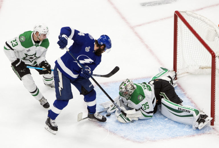 Finále NHL - 2. zápas (Tampa Bay Lightning – Dallas Stars), Anton Chudobin, Pat Maroon