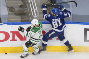 Finále NHL - 2. zápas (Tampa Bay Lightning – Dallas Stars), Andrew Cogliano, Erik Černák