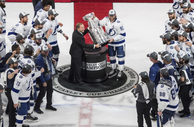 Finále NHL - 6. zápas (Dallas Stars – Tampa Bay Lightning), Gary Bettman, Steven Stamkos