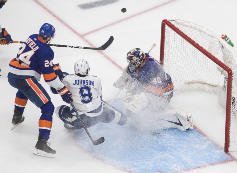 Tyler Johnson, Semion Varlamov, play off NHL, Tampa Bay Lightning, New York Islanders