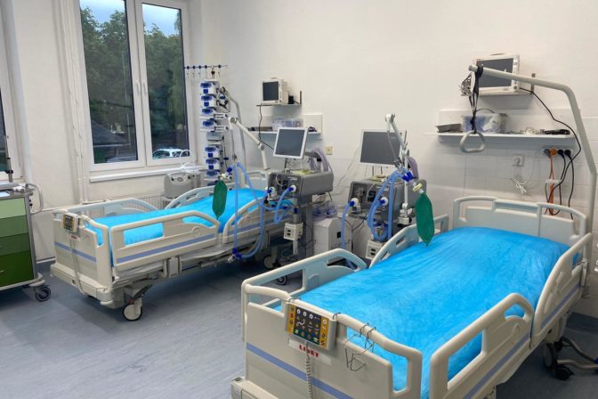 Nový pavilón Ústrednej vojenskej nemocnice SNP v Ružomberku pre liečbu pacientov s koronavírusom je plne funkčný. 16. október 2020