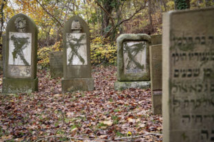Znesvätené židovské hroby v Dánsku
