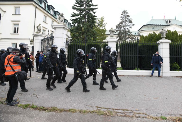 PROTEST: Proti platným opatreniam na Slovensku
