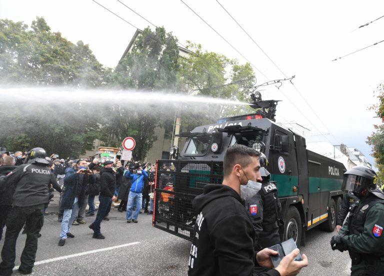 PROTEST: Proti platným opatreniam na Slovensku