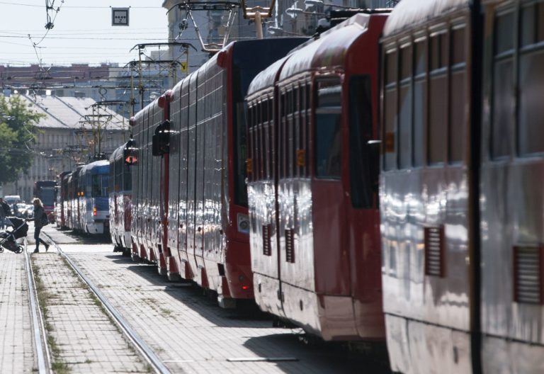 DOPRAVA: Vykoľajená električka v Bratislave