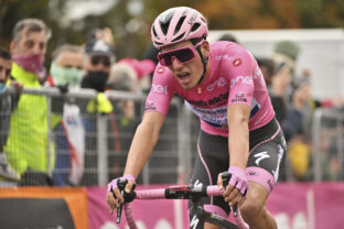 Race leader Portugal's Joao Almeida concludes the 15th stage of the Giro d'Italia cycling race, from Rivolto to Piancavallo, Italy, Sunday, Oct. 18, 2020. ()