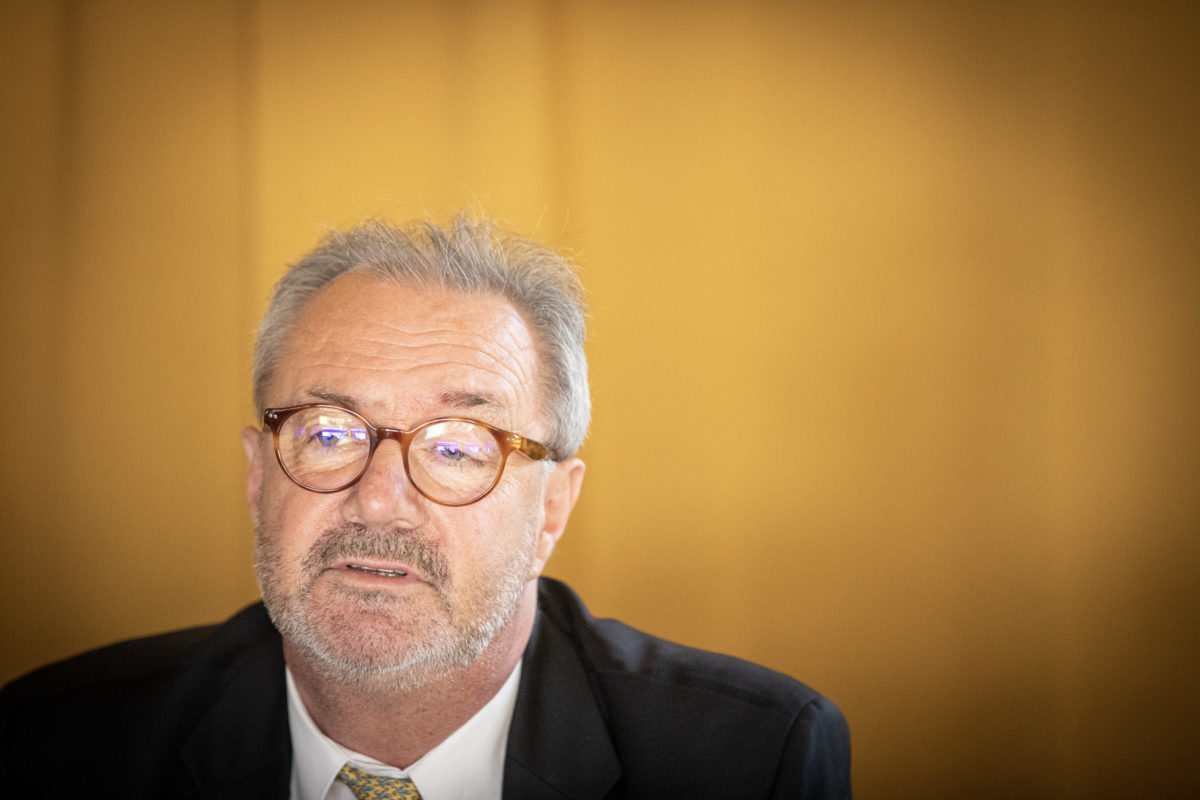 SÚDY: Pracovné raňajky s Jánom ikutom