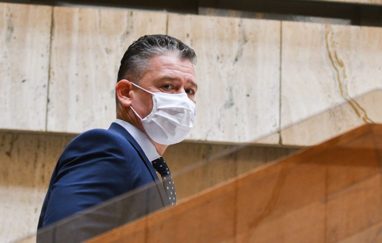 VLÁDA: Rokovanie mimoriadnej schôdze vlády SR
