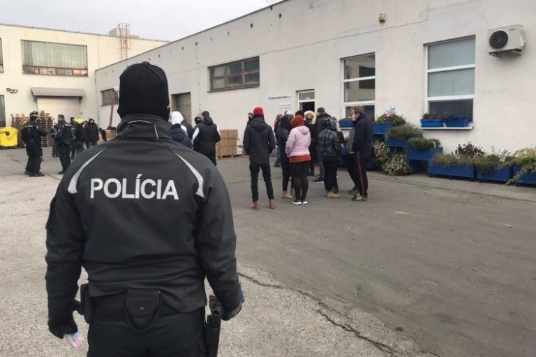 Polícia, nelegálna práca