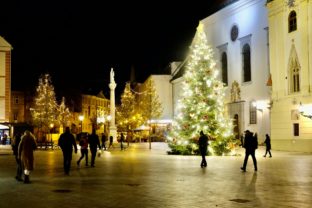 Vianoce, Bratislava, stromček