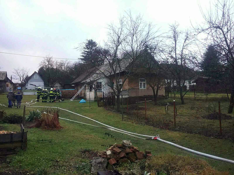 HASIČI: Požiar domu v Abramovej si vyžiadal obeť