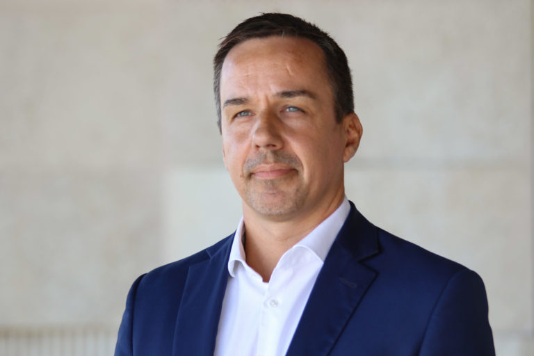 HLAS SD: O senioroch a pracujúcich