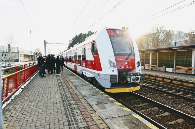 Nova ej zssk dnes odviezla prvych cestujucich.jpg