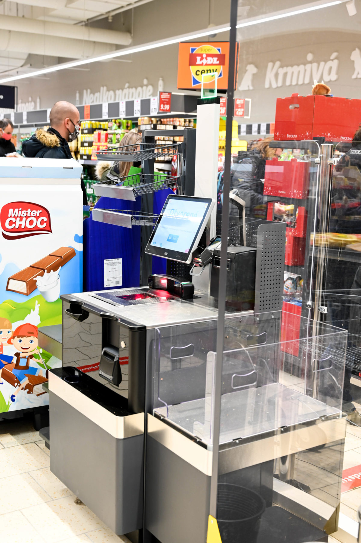 Self checkout 2.jpg