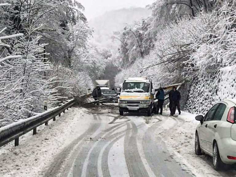 HASIČI: Silné sneženie na východnom Slovensku