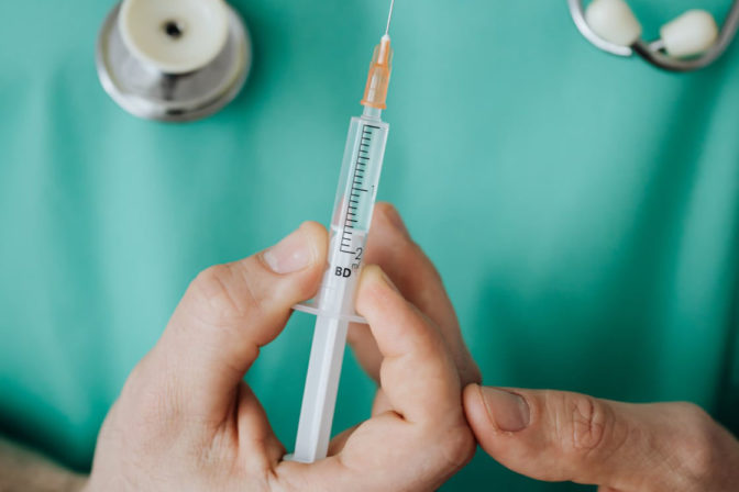 Univerzitna nemocnca L. Pasteura v Košiciach, injekcia