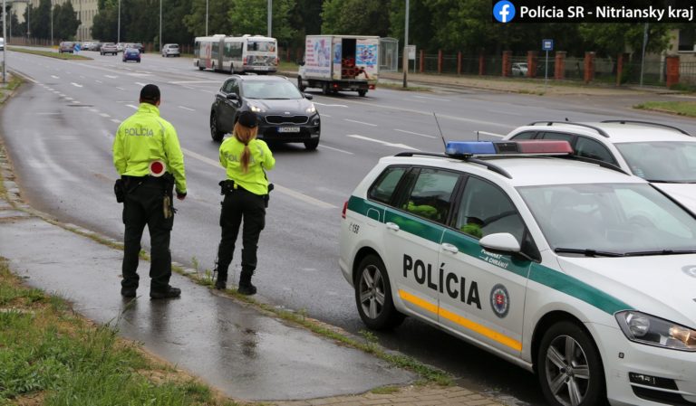 Vážna zrázka chodca s električkou