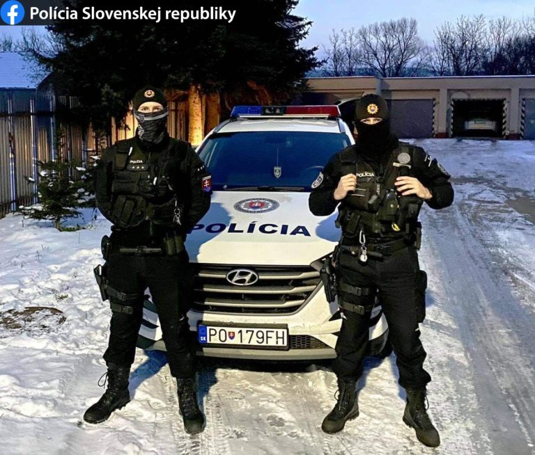Polícia,