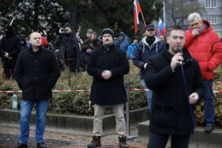PROTEST: Strany ¼SNS proti vláde Igora Matoviča