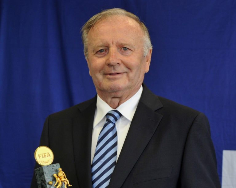 FUTBAL: Ocenenie pre Jozefa Vengloša