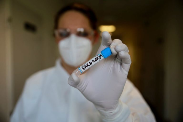 Koronavírus, vakcína, vzorka