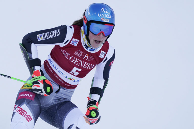 Petra Vlhová po druhom kole obrovského slalomu v slovinskej Kranjskej Gore.