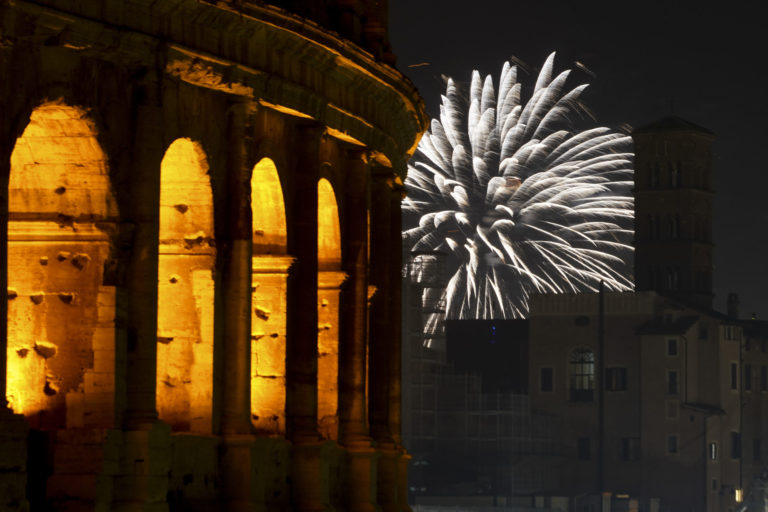 Silvester, ohňostroj, Koloseum,