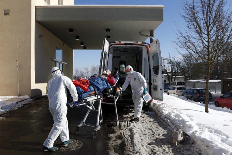 APTOPIX Virus Outbreak Czech Republic