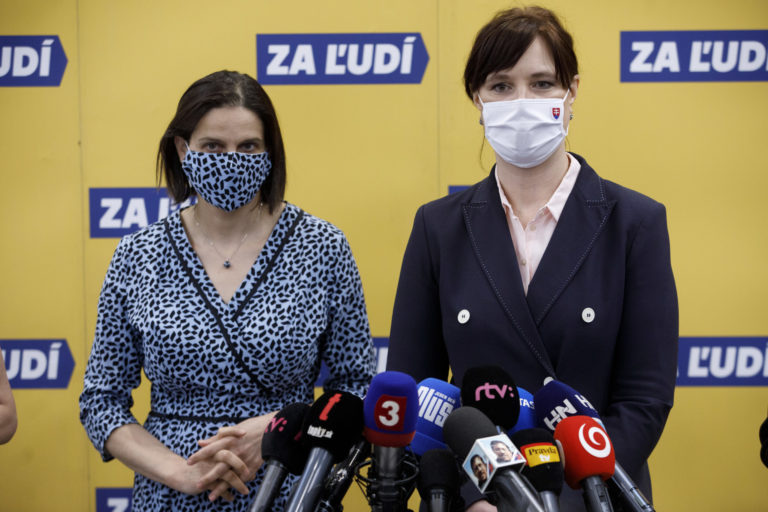 Mária Kolíková a Veronika Remišová