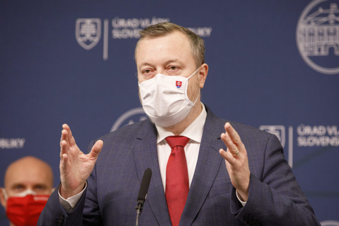 VLÁDA: Upravila COVID automat