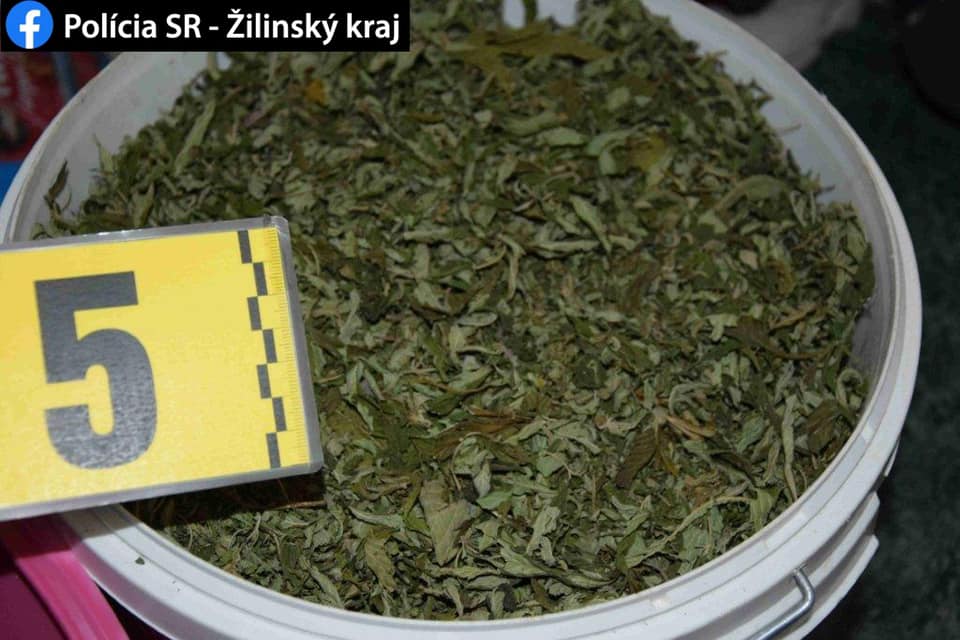 Drogy ruzomberok policia 1.jpg
