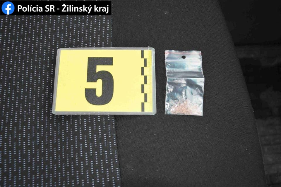 Drogy ruzomberok policia 2.jpg