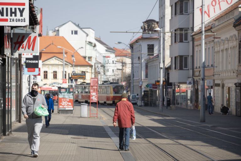 BRATISLAVA, koronavírus, ulica
