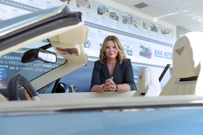 Karolina topolova_1.jpg