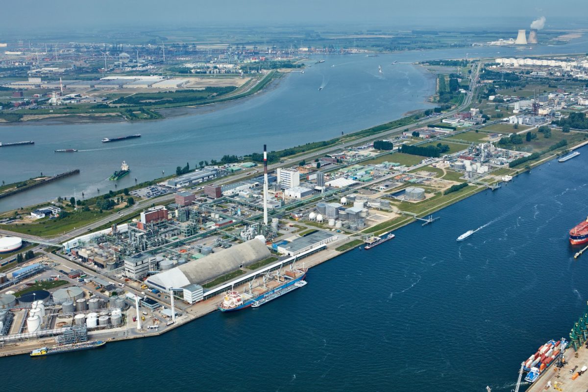 Lanxess_antverpy_fabrika_oxiddusny_aerial_s.jpg