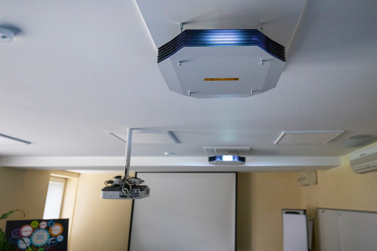 Philips uv c disinfection upper air luminaires at dm 4.jpg