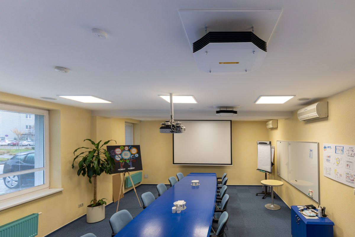 Philips uv c disinfection upper air luminaires at dm 5.jpg