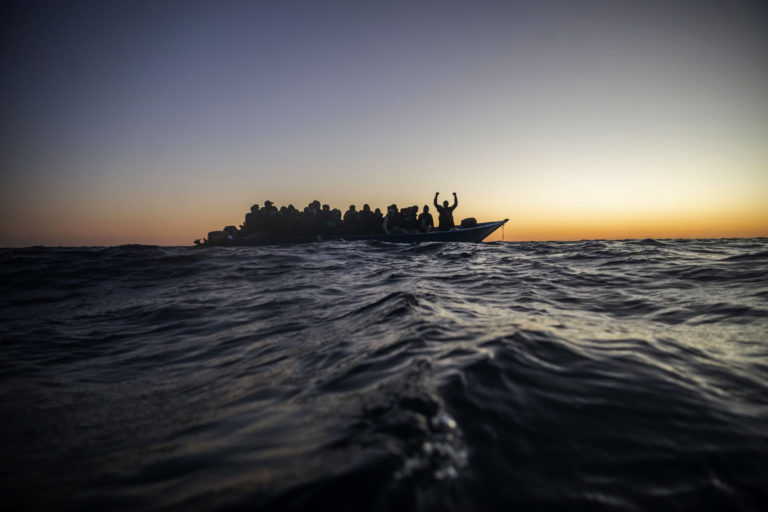 migranti utecenci lod stredomorie