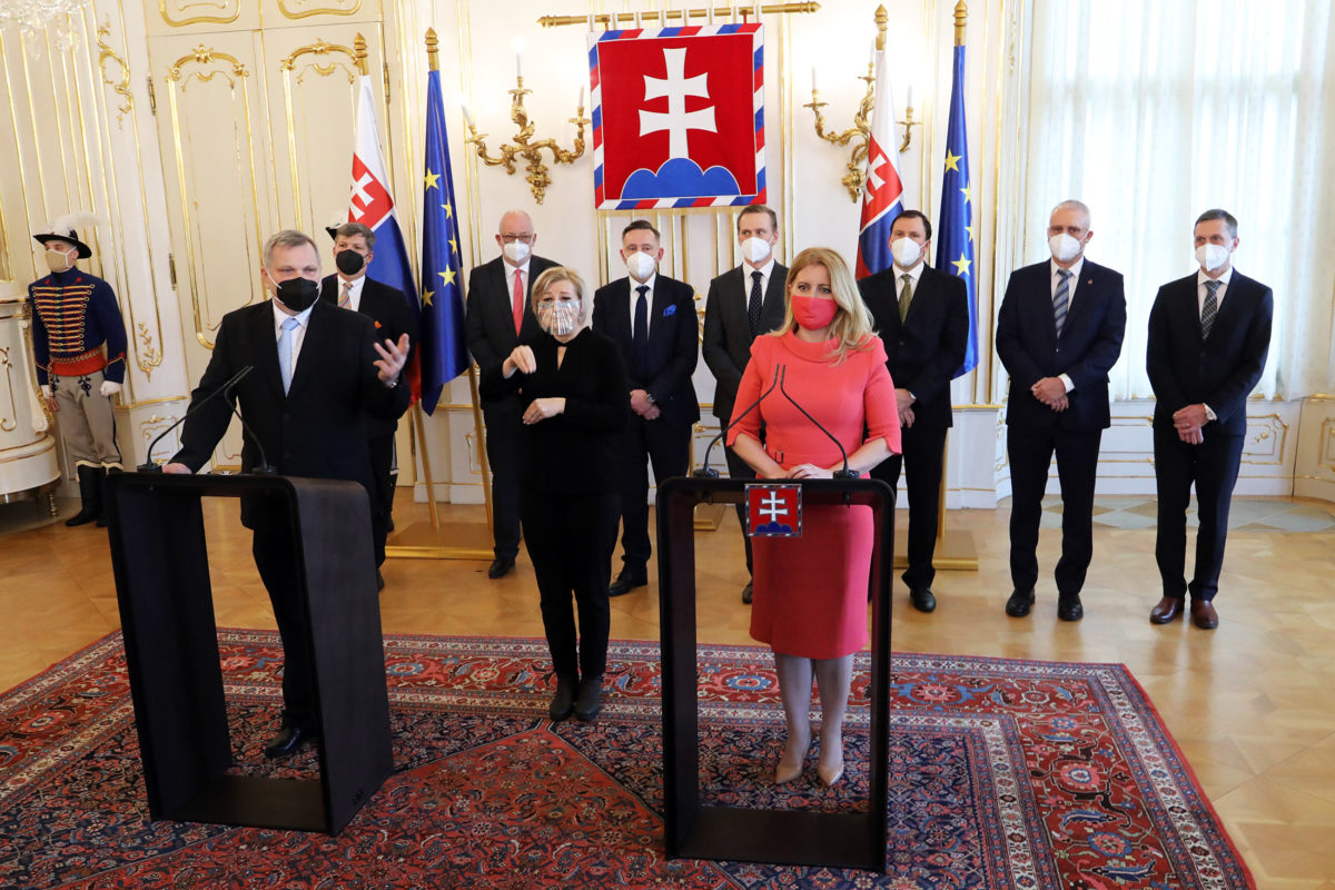 Prezidenstky palac pbs retazce2.jpg
