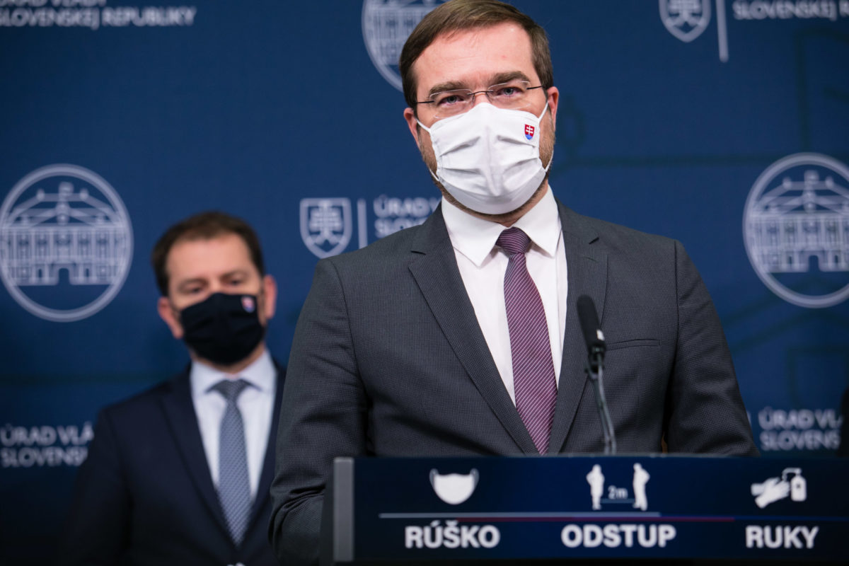 VLÁDA: Minister zdravotníctva odstúpil z funkcie