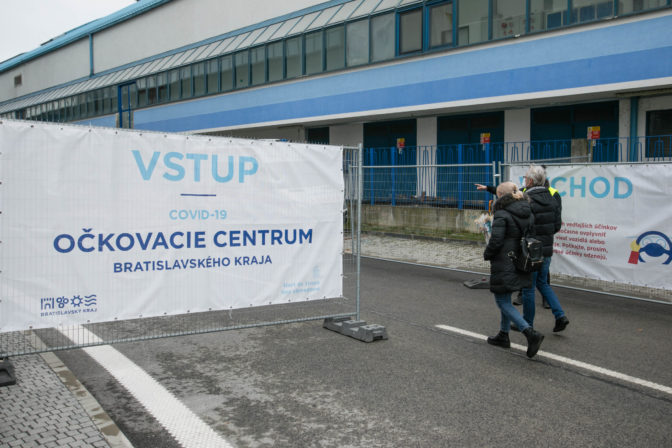 V Bratislave otvorili najväčšie očkovacie centrum na Slovensku