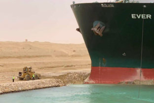 CORRECTION Egypt Suez Canal
